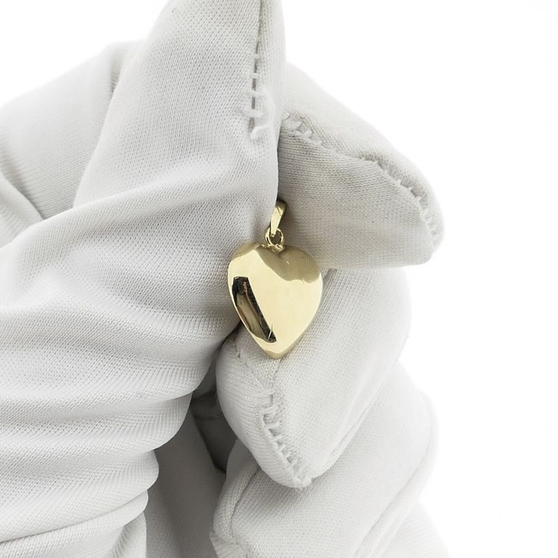 Image 7 of Gold pendant of a heart