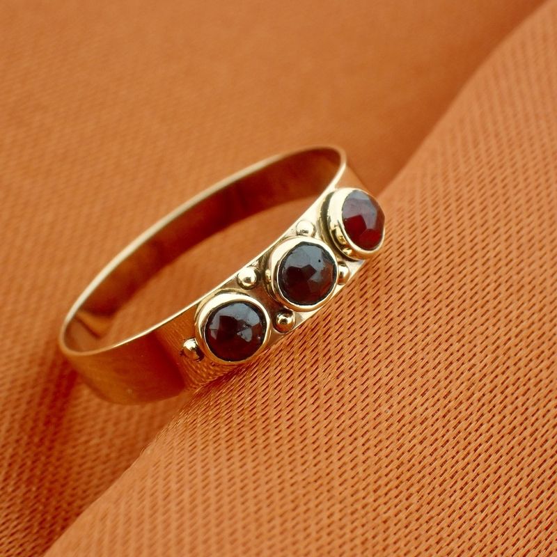Image 8 of Gold ring with garnet stones | Vintage
