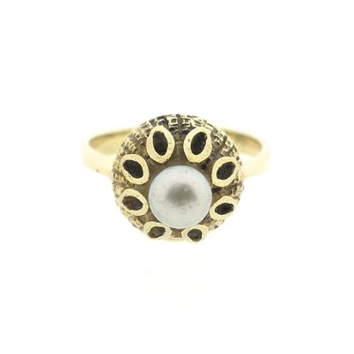Vintage gold ring with Tahitian pearl Image 2 of Vintage gold ring with Tahitian pearl