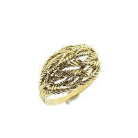Gold ring with pattern