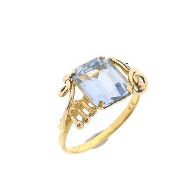 Gold ring with aquamarine Image 1 of Gold ring with aquamarine
