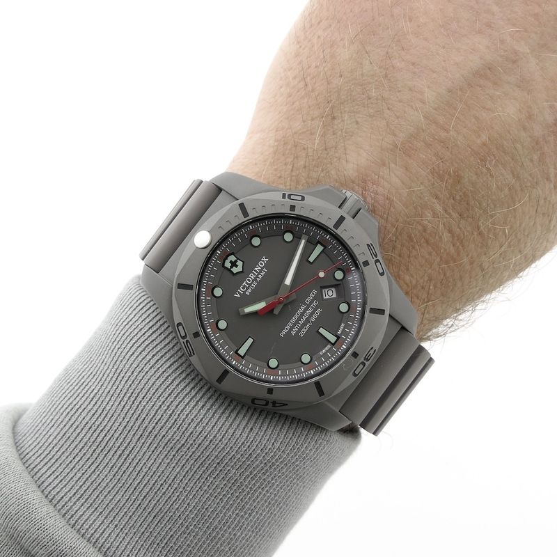 Image 14 of Victorinox Swiss Army Professional Diver; Men's watch