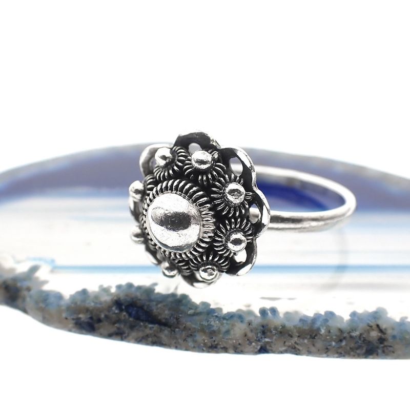 Image 5 of Silver ring with Zeeland button