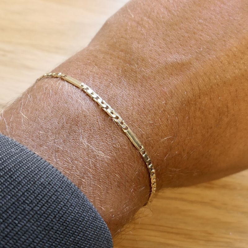 Image 10 of Gold closed Figaro link bracelet