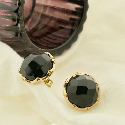 Gold stud earrings with garnet Image 2 of Gold stud earrings with garnet