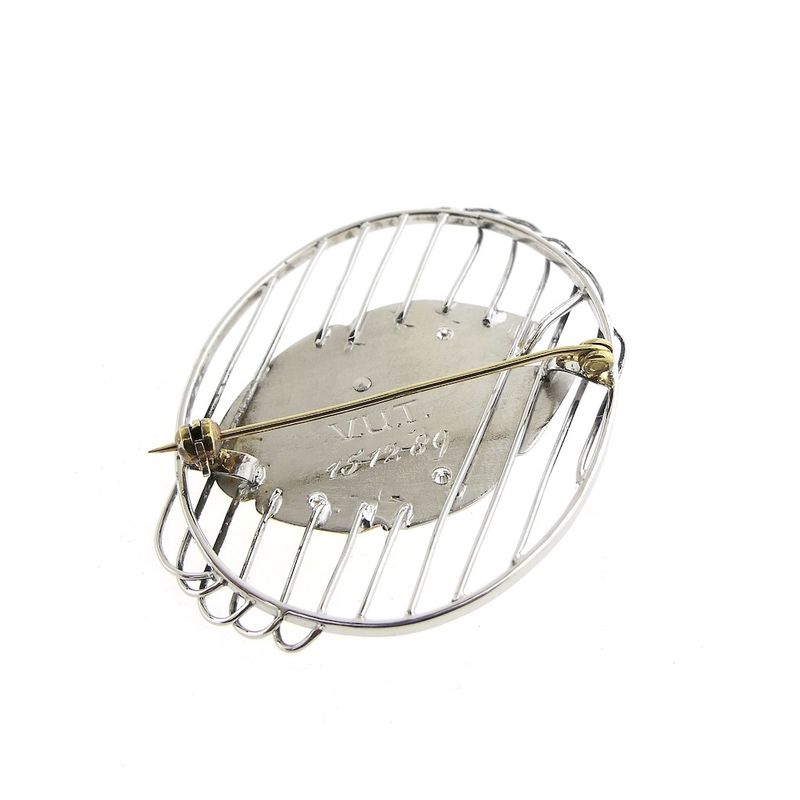 Image 4 of Two-tone gold brooch of a lily with a frog and diamond 0.09 ct.