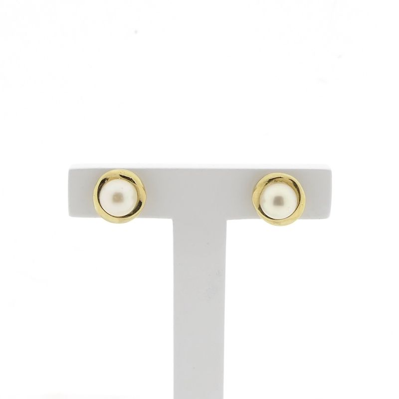 Image 1 of Gold stud earrings with pearl