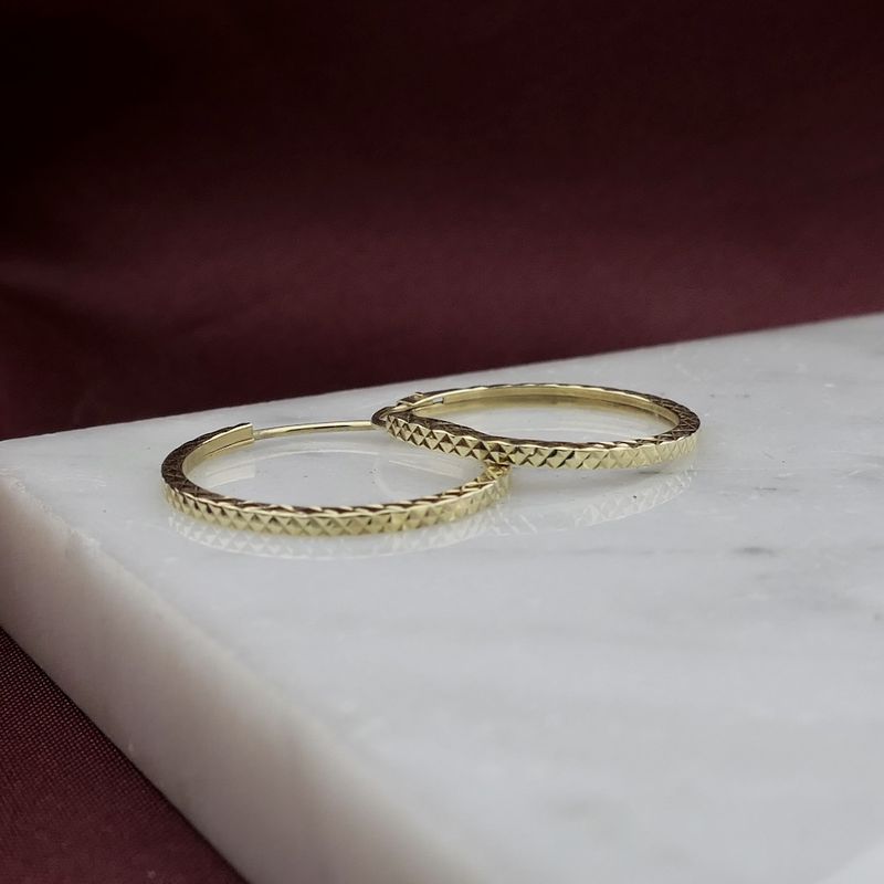 Image 7 of Gold faceted earrings | Ø 22.5 mm