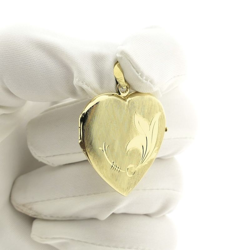 Image 8 of Vintage gold locket pendant | Heart