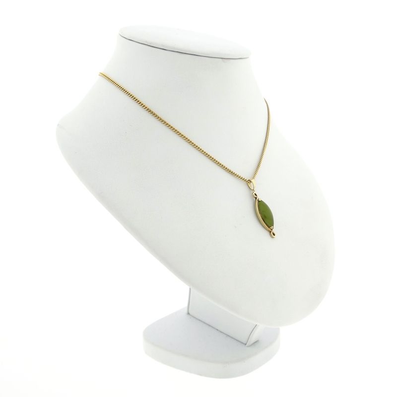 Image 7 of 9 carat pendant with jade