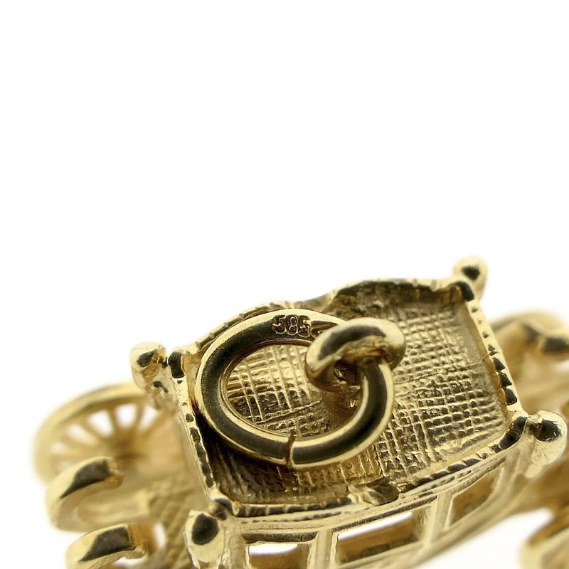 Image 5 of Gold pendant of an old carriage