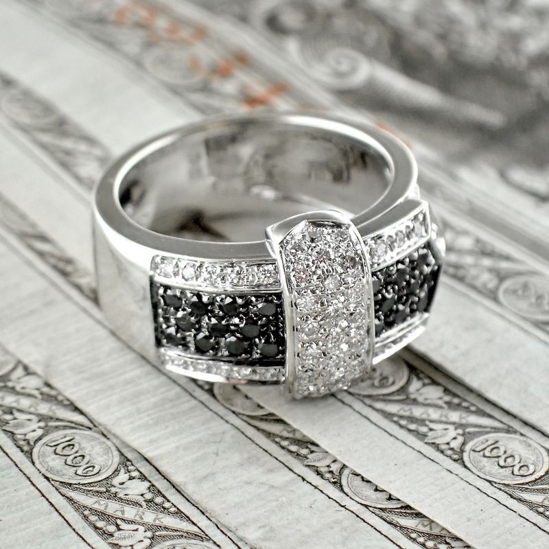 Image 2 of Leo Pizzo white gold ring with white and black diamonds; 0.84 ct.