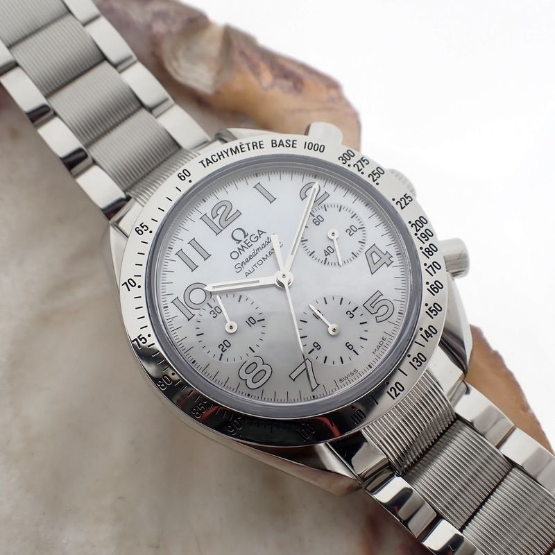 Image 2 of Omega Speedmaster Reduced; Chronograph watch with mother-of-pearl dial