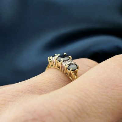 Image 2 of Gold ring with sapphire and diamond | 0.03 ct.