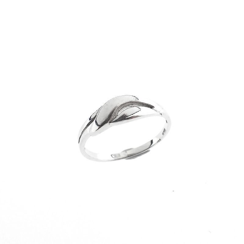 Image 1 of Silver women's ring with a domed design
