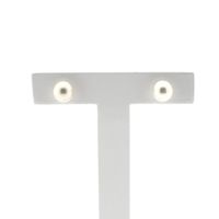 Gold stud earrings with cultured pearl