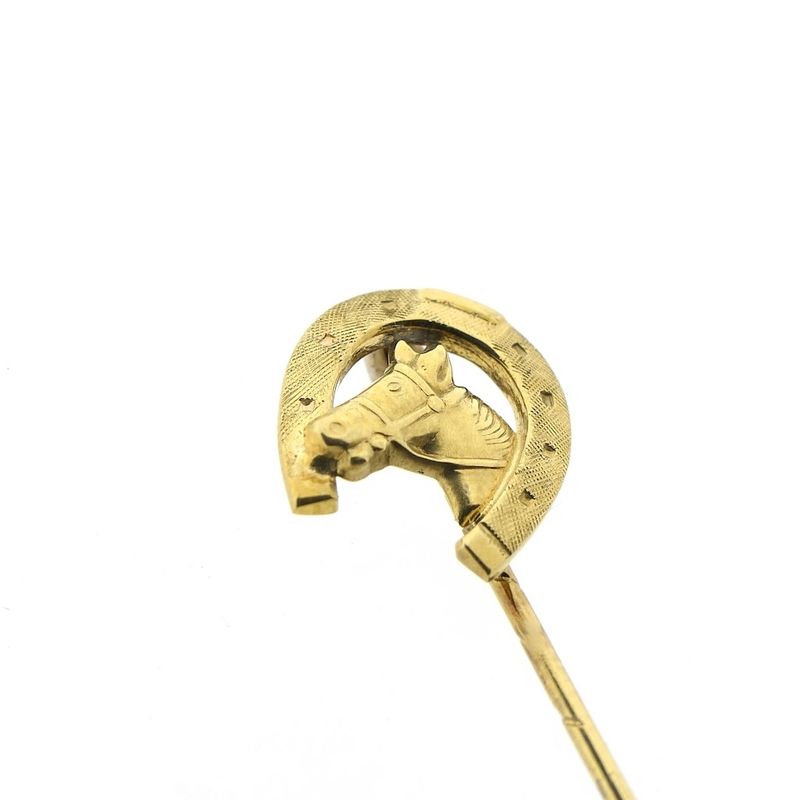 Image 3 of Gold lapel pin, tie pin | Horse and horseshoe