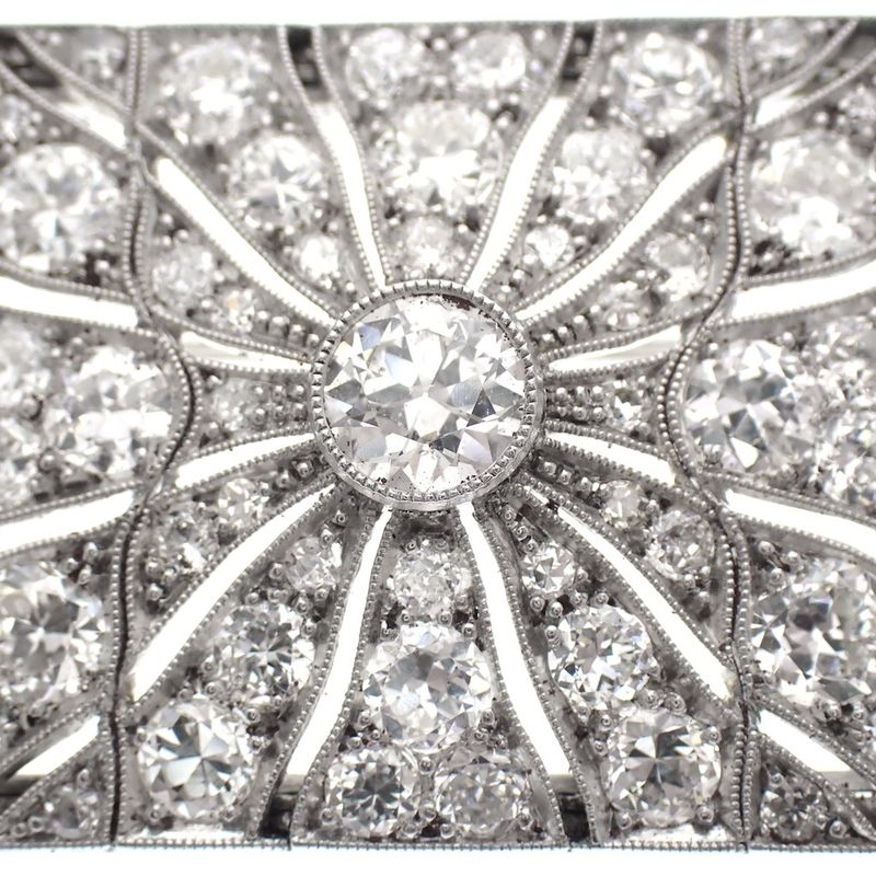Image 10 of Unique 18 kt white gold brooch set with diamonds of approx. 4.70 ct.