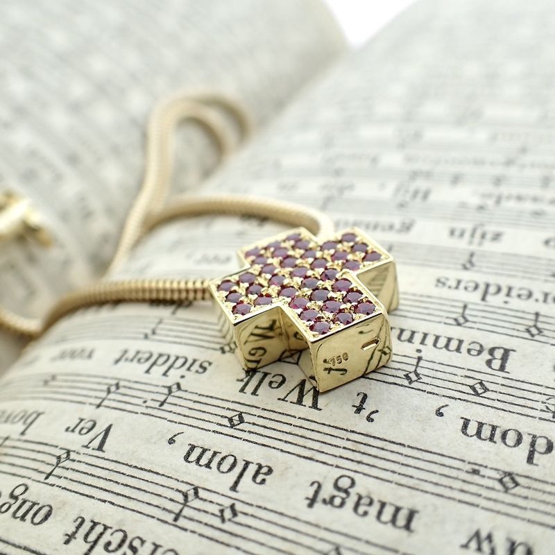 Image 3 of Gold snake link chain with ruby