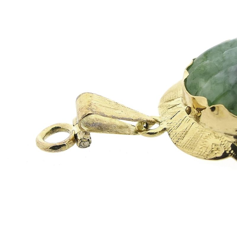 Image 5 of Gold pendant with jade