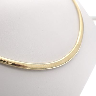 Gold Omega necklace; Women | 44 cm Image 2 of Gold Omega necklace; Women | 44 cm