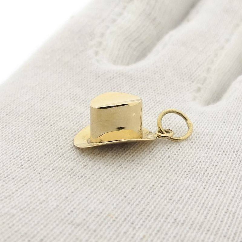 Image 11 of Gold pendant of a magic hat