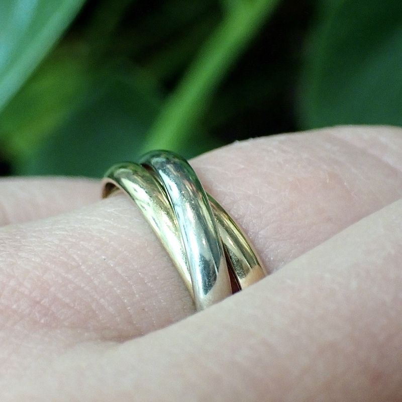 Image 2 of 18 ct. Tricolor gold trinity ring