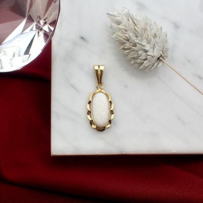 Gold pendant with white opal | Vintage Image 2 of Gold pendant with white opal | Vintage