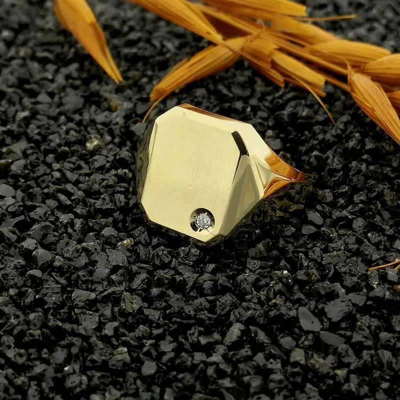 Image 2 of Vintage gold signet ring with zirconia | Men