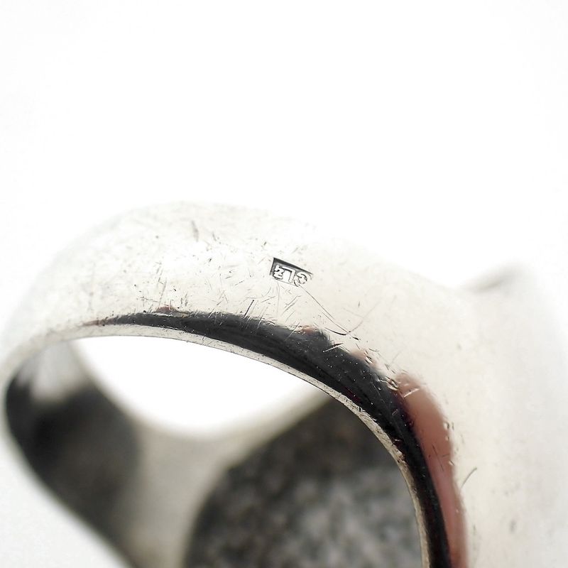 Image 6 of Silver ring with oval design