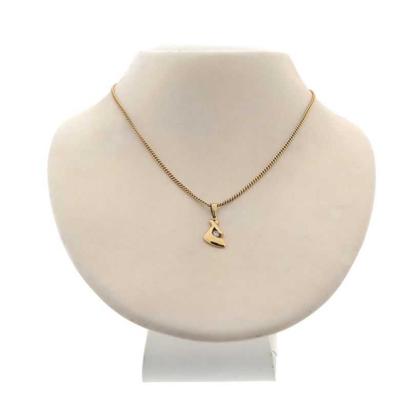 Image 6 of Gold pendant with zirconia