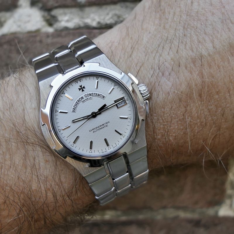 Image 19 of Vacheron Constantin Overseas 42042/423A; Automatic men's watch