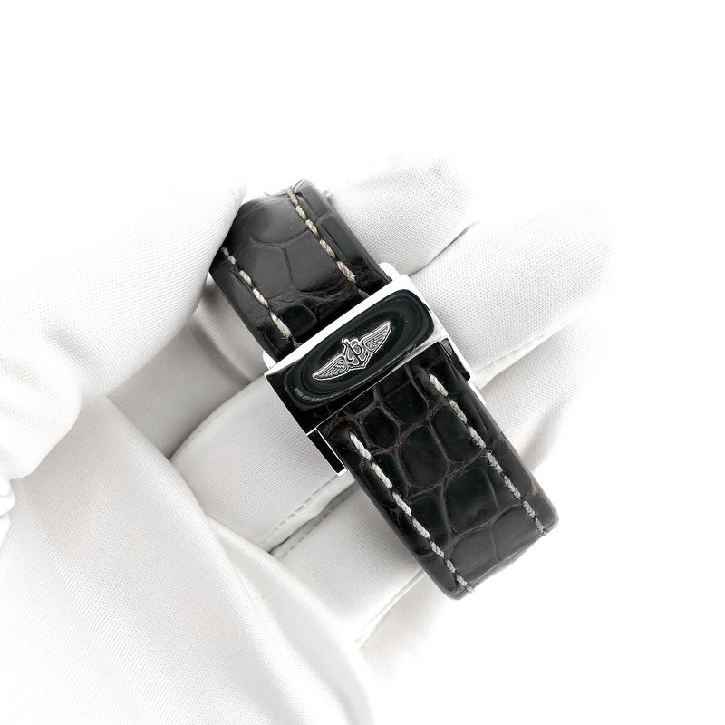 Image 23 of Breitling Navitimer World GMT A24322; Automatic men's watch