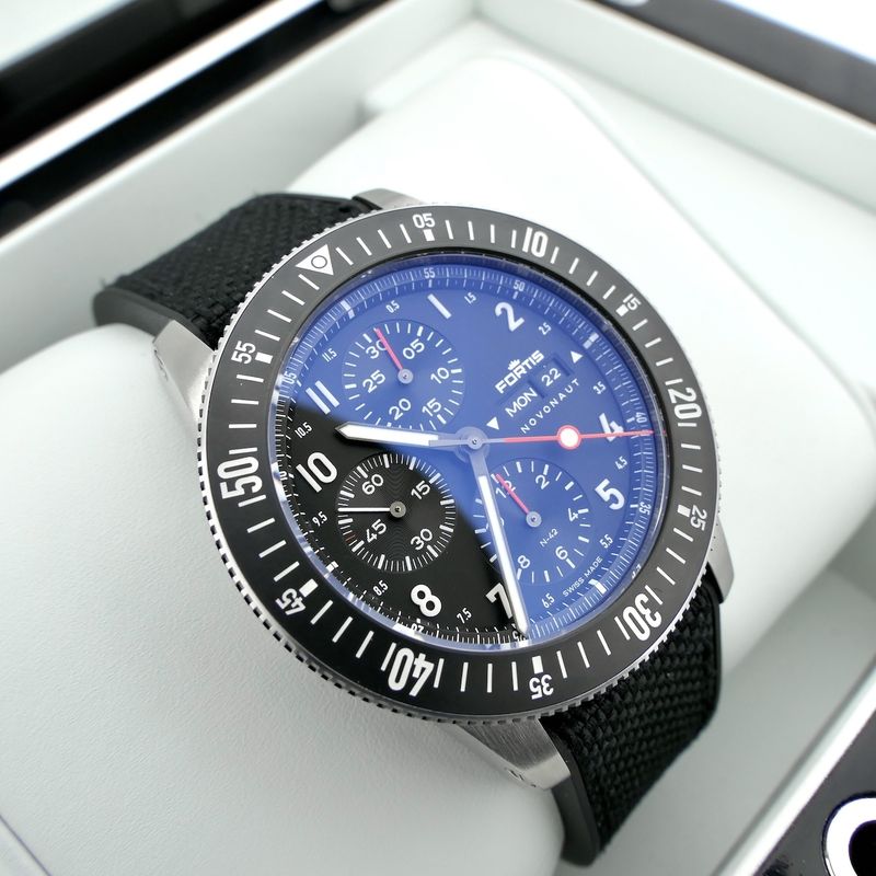 Image 18 of Fortis Novonaut N-42 Legacy Edition F2040009; Automatic chronograph men's watch