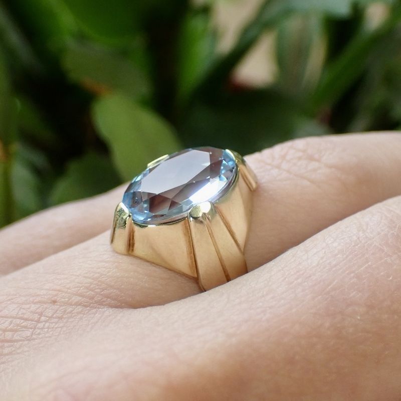 Image 2 of Vintage gold ring with aquamarine