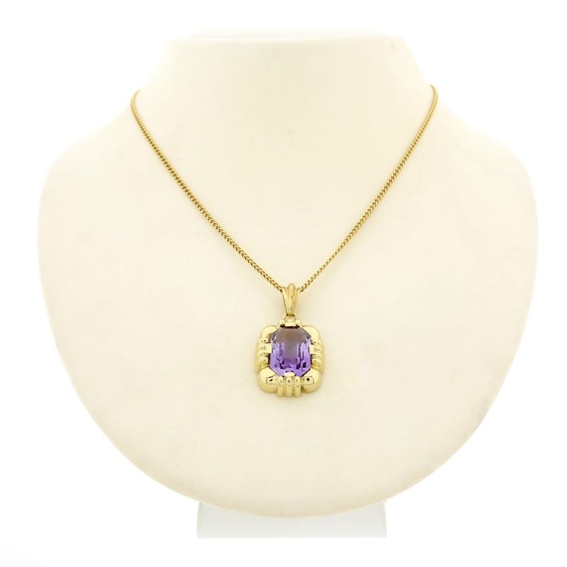 Image 4 of Gold pendant with amethyst