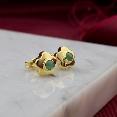 18 ct. Gold floral stud earrings with jade Image 2 of 18 ct. Gold floral stud earrings with jade