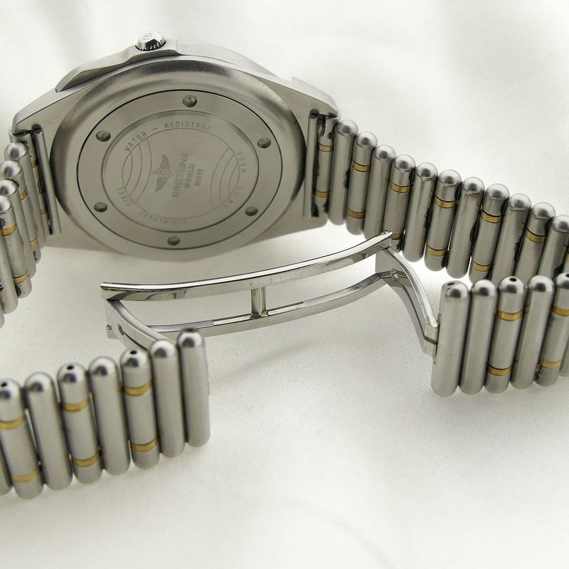 Image 21 of Breitling World 80840; Vintage men's pilot watch