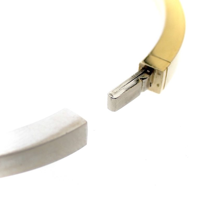 Image 7 of Two-tone gold bangle; Diamond | Ø 61 mm