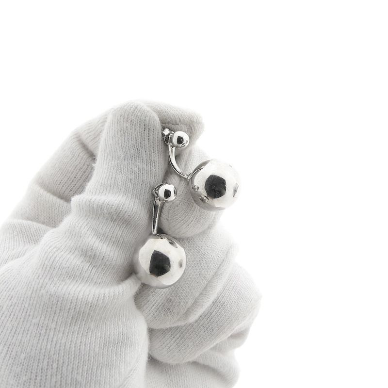 Image 2 of Silver stud earrings with balls