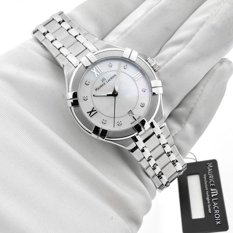 Image 5 of Maurice Lacroix AIKON AI1006-SS002-170-1; Women's watch with mother-of-pearl dial and diamonds