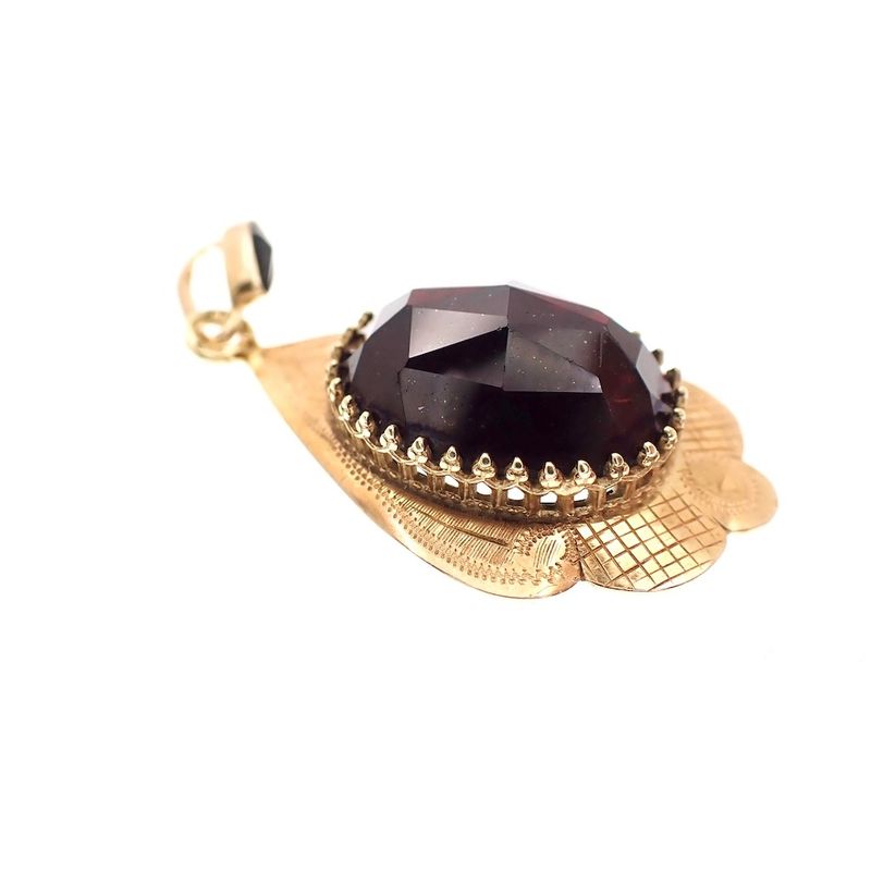 Image 2 of Vintage gold pendant with oval cut garnet