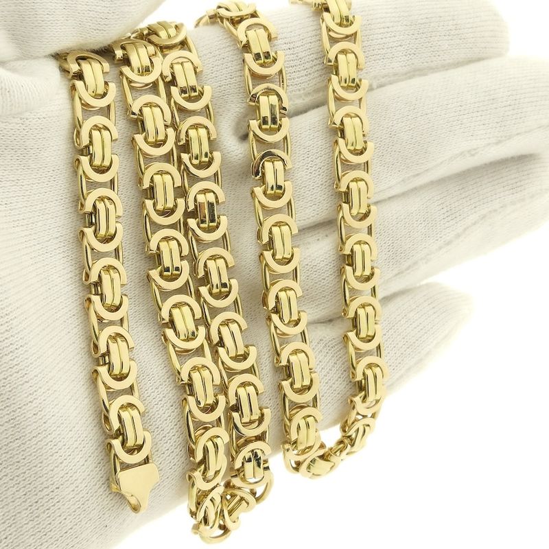 Image 10 of Exclusive long gold flat king chain | 71 cm