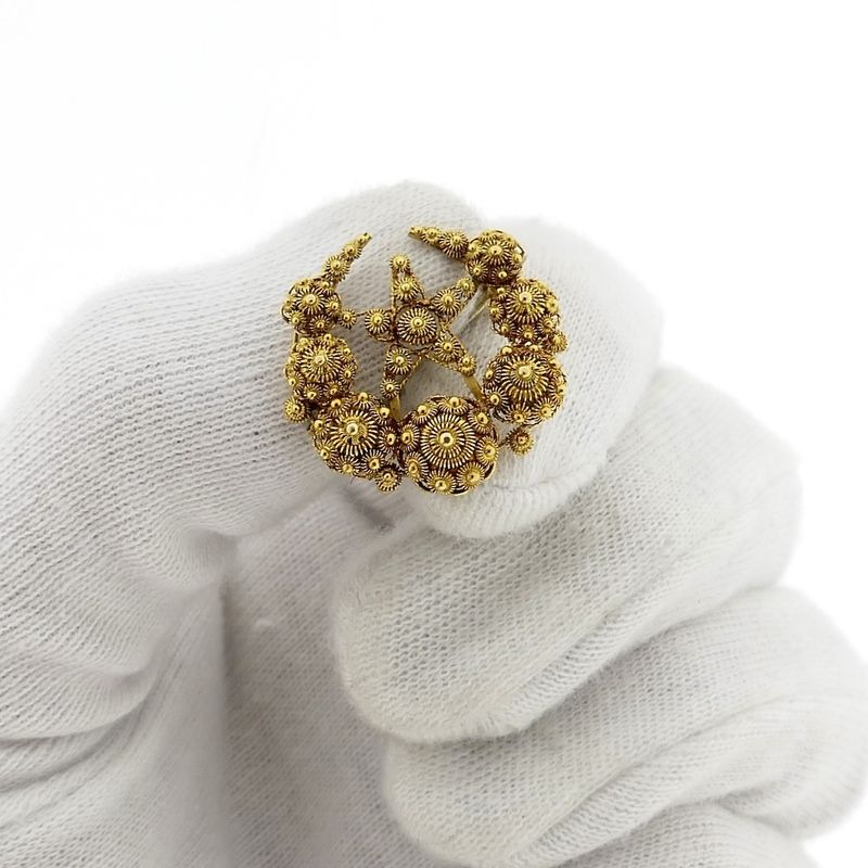 Image 7 of Vintage gold brooch with Zeeland buttons