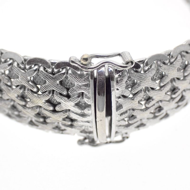 Image 4 of Exclusive white gold link bracelet