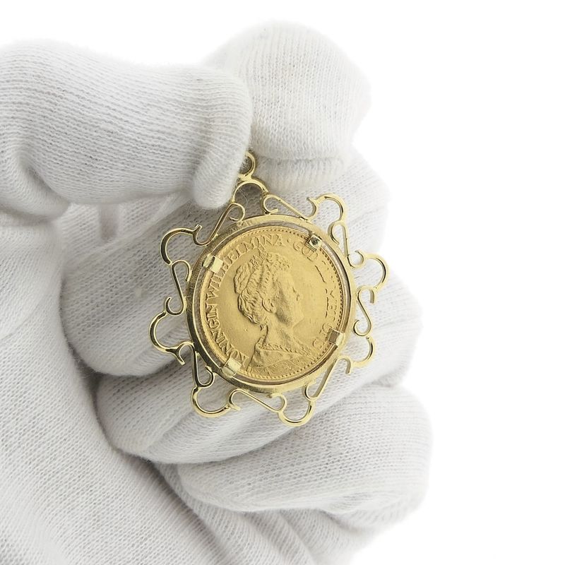 Image 6 of Gold pendant of 10 guilder coin Queen Wilhelmina 1917