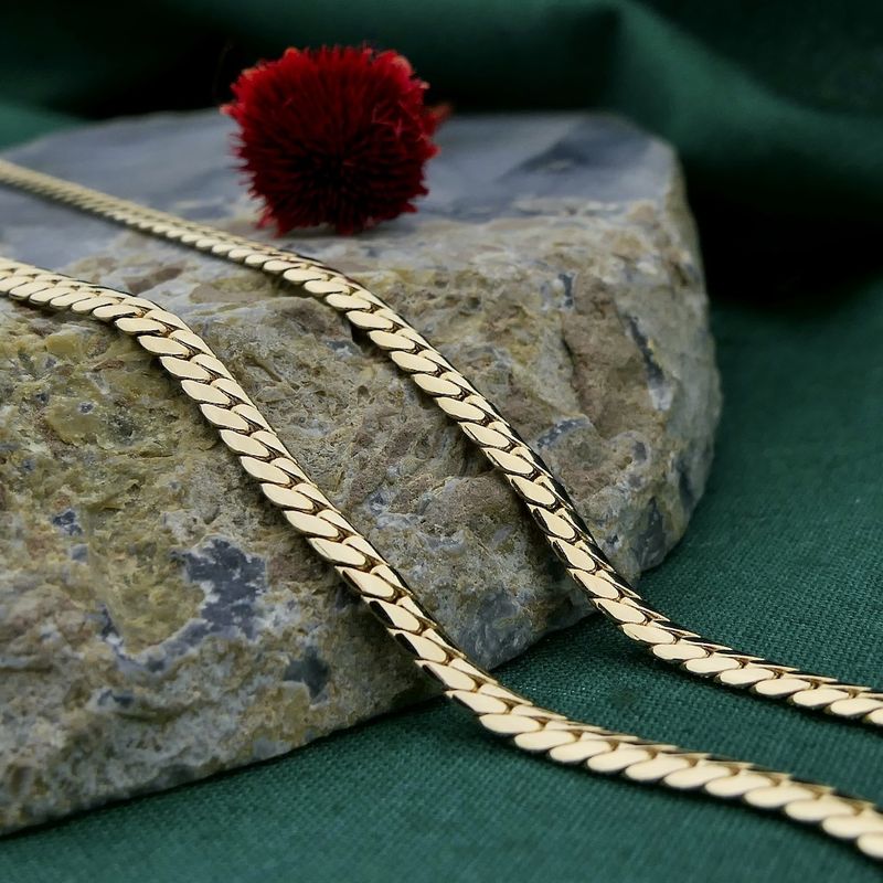 Image 2 of Gold flat gourmet link chain