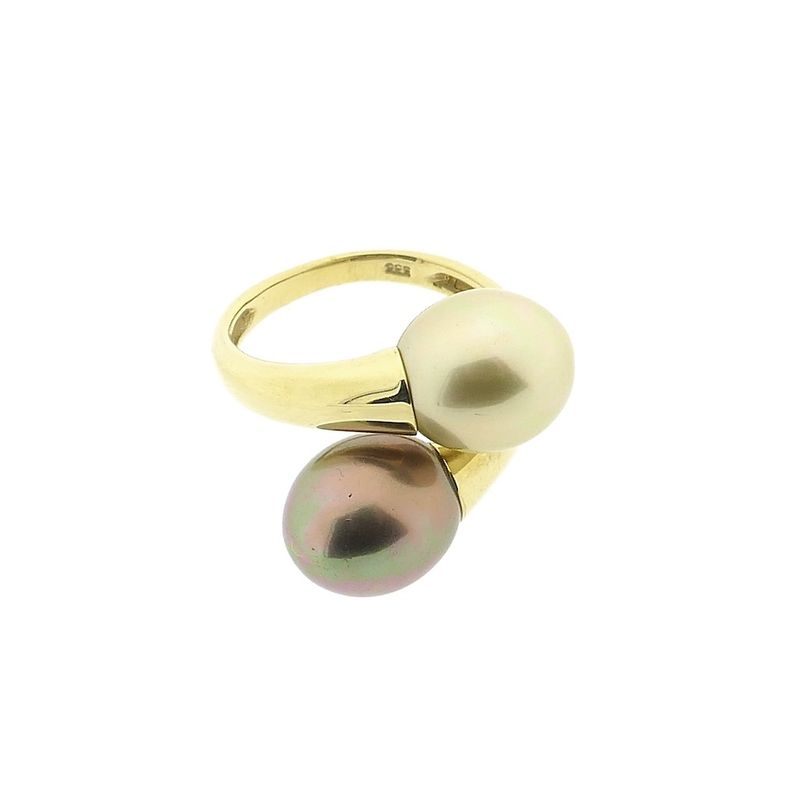 Image 3 of 8 carat ring with artificial pearls