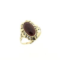 Vintage gold ring with carnelian
