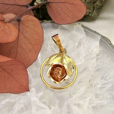 Image 2 of Two-tone gold pendant | Floral design